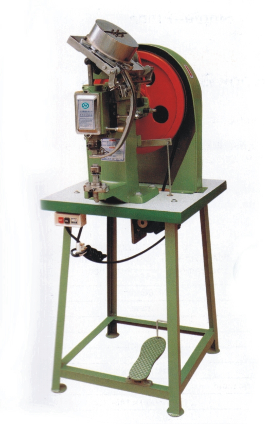 HB-918AT automatic eyelet punching machine （male and female eyelets)/(for oval eyelets)）